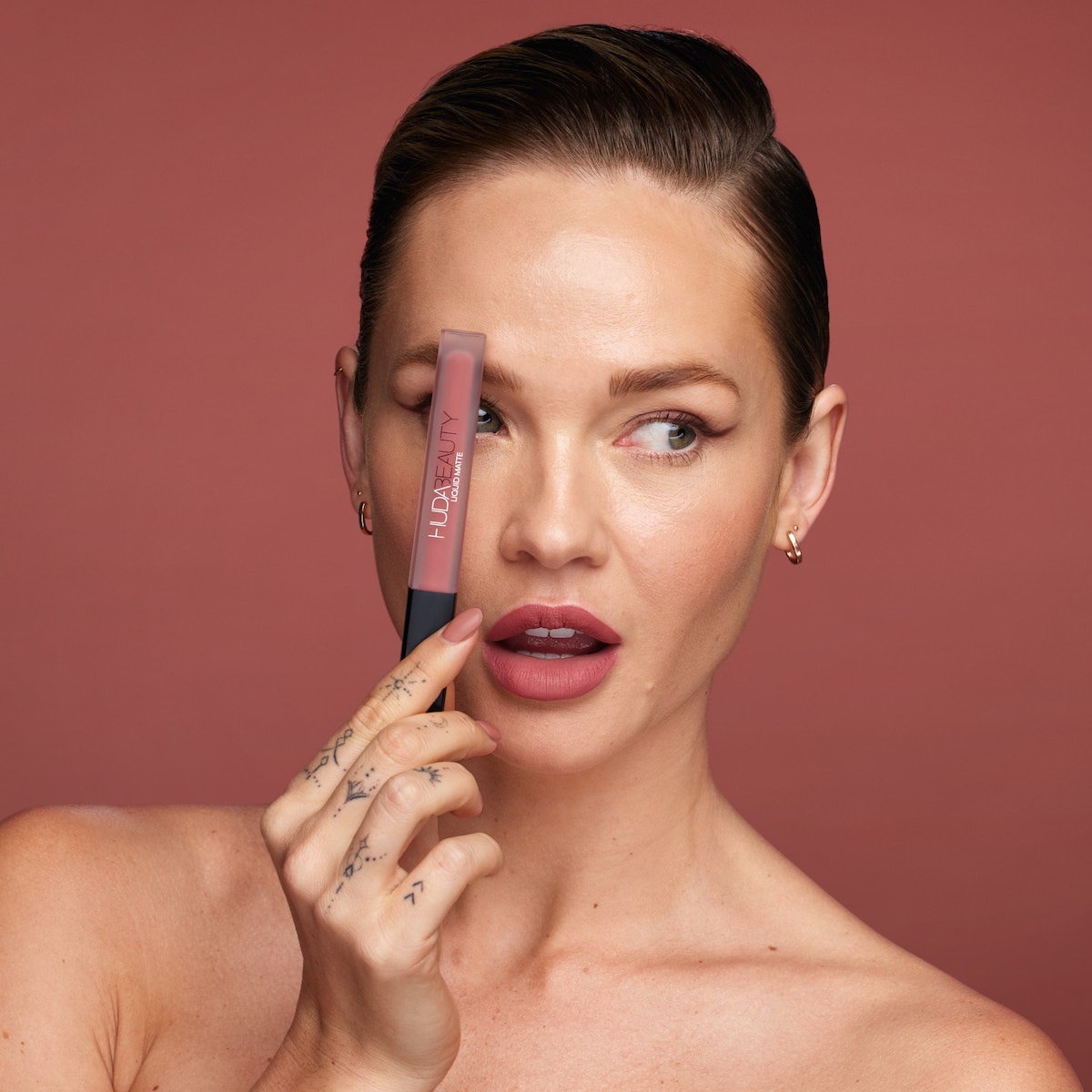 LIQUID MATTE ULTRA-COMFORT TRANSFER- PROOF LIPSTICK(LABIAL LÍQUIDO MATE)